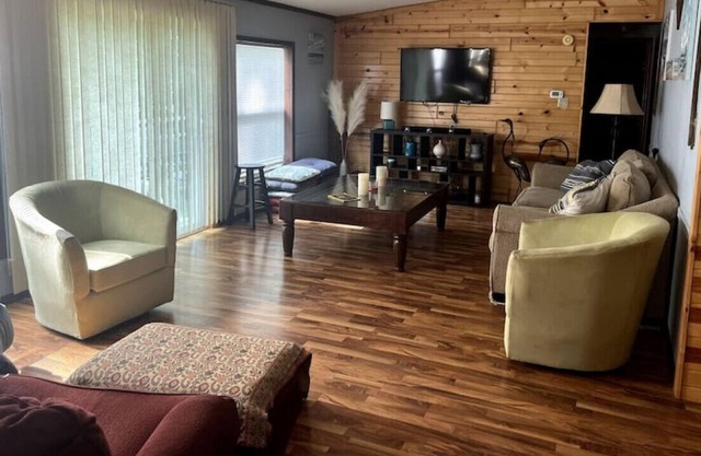 Lakeside Haven Retreat Snow Lake