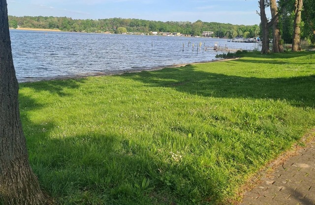 Lakeside holiday home Sasse