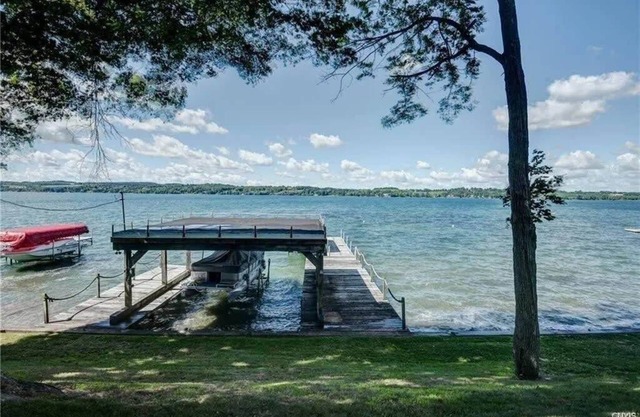 Lakeside Luxury Retreat- 5 Bedroom home with expansive Skaneateles lake frontage