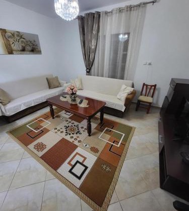 Lakeside View Apartment