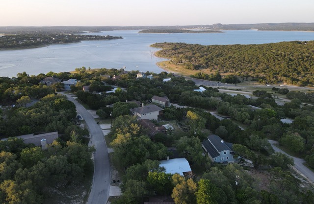 Lakeside Water View Haven: BOAT Rental, Catering & Babysitter