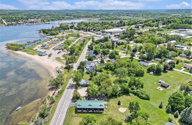 Lakeview Retreat - 2 bedroom - 3 bathrooms