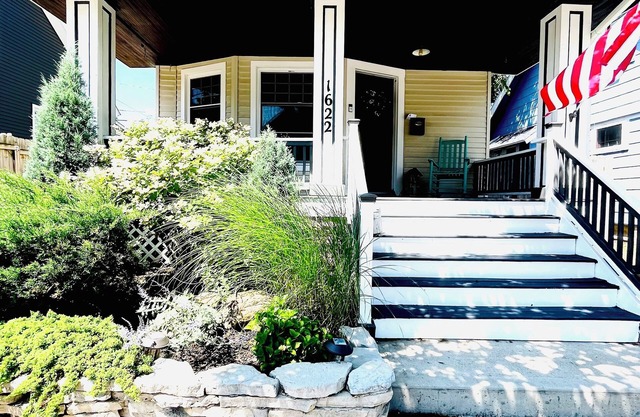 Lakewood's Cozy Cottage