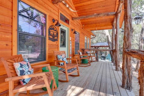 Lakewood Secret Cabin about 4 Mi to The Lake!