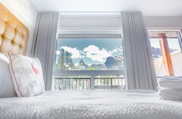 Lamphouse Hotel I King Room with View
