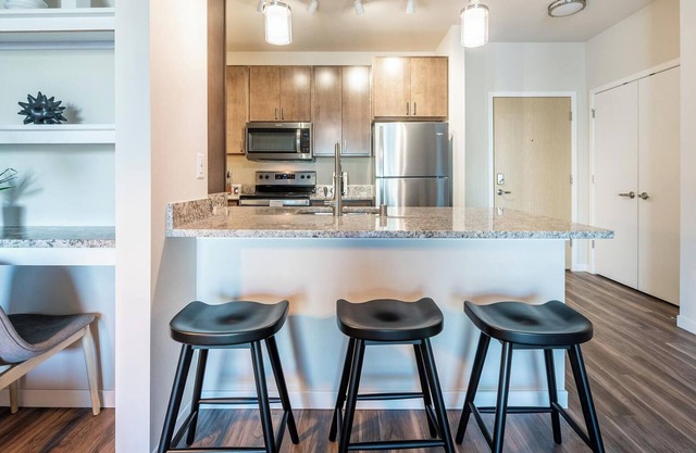 Landing | Amazing 2BD, Pool, Clubhouse