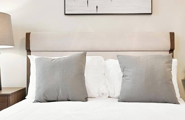 Landing at Crowne Club Apartments - 1 Bedroom in Downtown Winston Salem