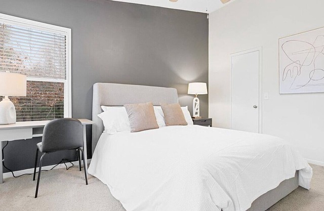 Landing at Crowne Club Apartments - 1 Bedroom in Downtown Winston Salem