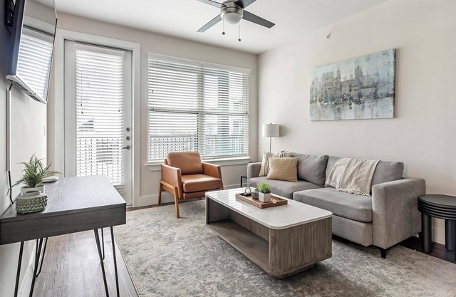 Landing at La Tierna - 2 Bedrooms in Northwest .