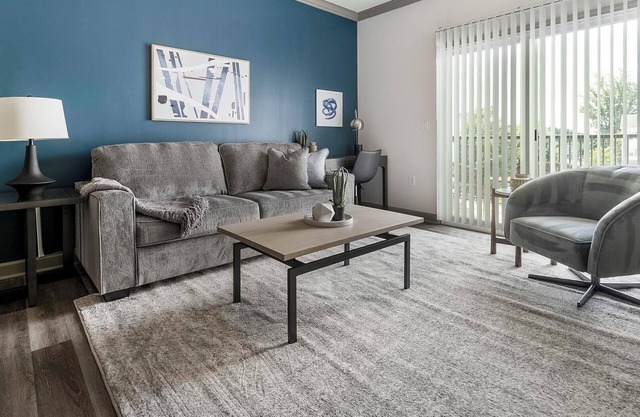 Landing | Beautiful 2BD, Gym