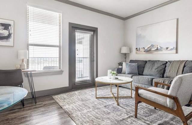 Landing | Chic 1BD, Pool, Courtyard