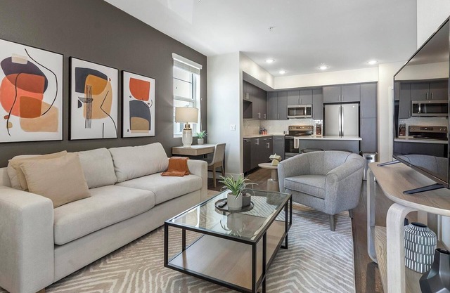 Landing | Chic 2BD, Gym, Pool