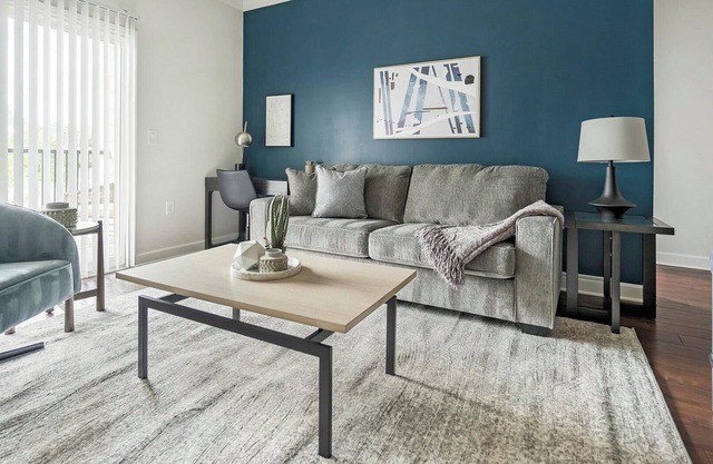 Landing | Modern 2BD, Gym