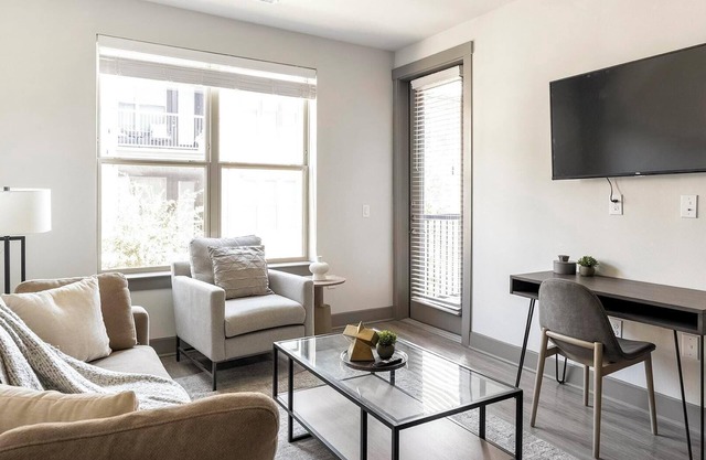 Landing | Spectacular 1BD, Pool, Clubhouse