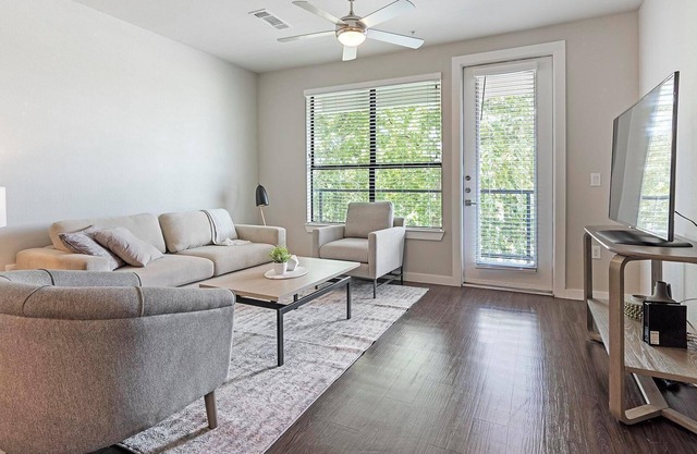 Landing | Stunning 2BD, Clubhouse, Rooftop Lounge