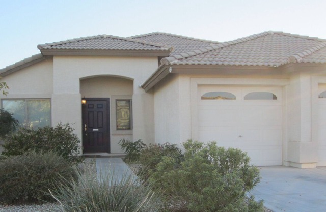 Large, 2,300 sf, Beautiful, 1-Story Home with Heated Pool