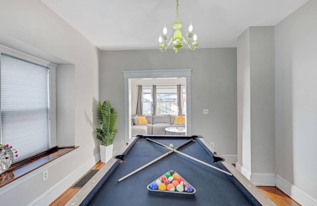 Large 3 bedroom with Hot Tub!