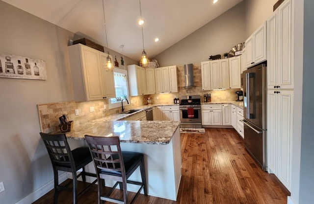 Large 5 bedroom family home. 10 Minutes from Downtown Traverse City!