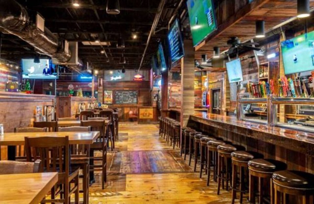 Large and Rare 1-Bedroom Retreat with Gym, Bar, Pool & More –Pet-FriendlyOptions