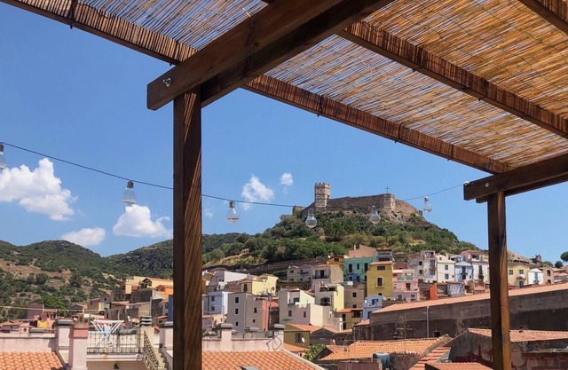 Large, authentic 2-bed apartment, Panoramic views