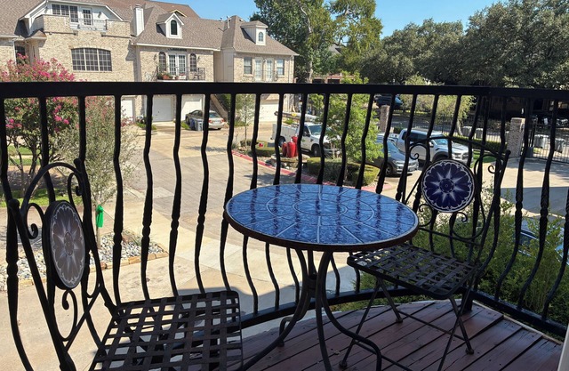 Large Bedroom & Bath on trendy Lowest Greenville
