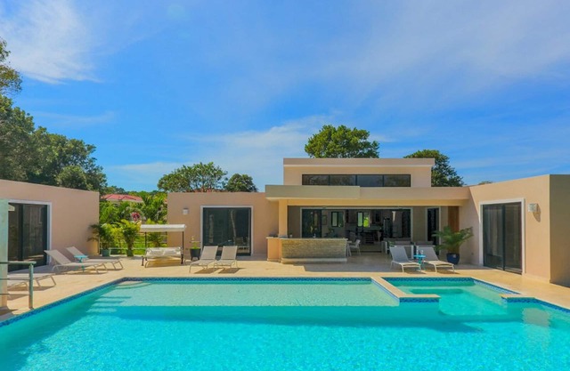 Large Caribbean villa with private pool steps from Sosua