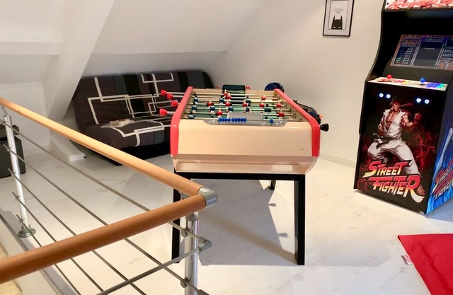 Large character house 12 pers 100m sea 7ch games room