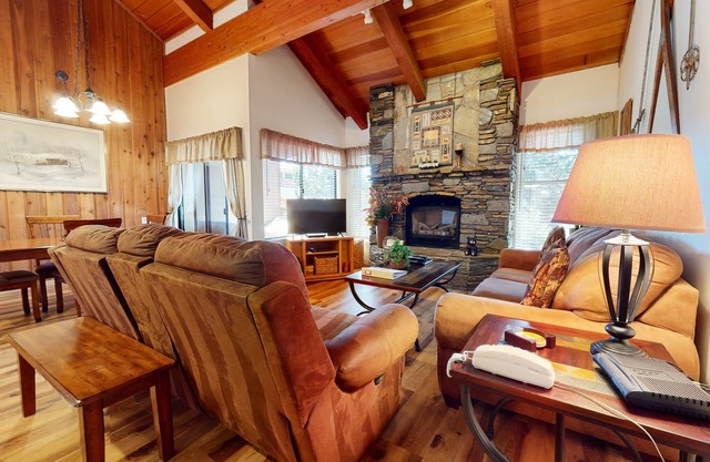 Large Condo, Rustic Décor & Private Balcony. Right Across from The Village