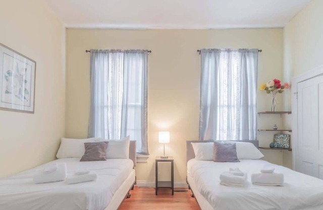 Large Downtown Home - The Sunny Southern Manse
