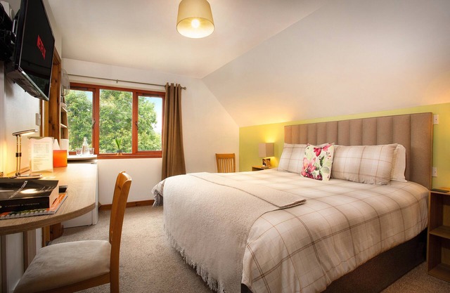 Large En-suite bedroom with the option of a Super-King or Twin bed.