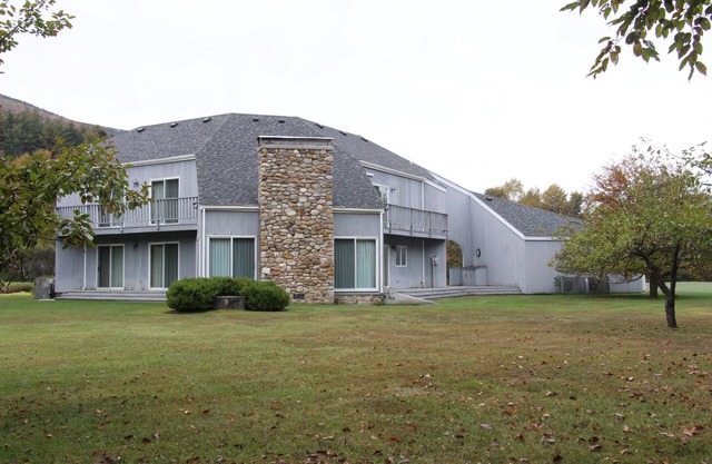 Large Family Home Near Bromley, Stratton Mountains