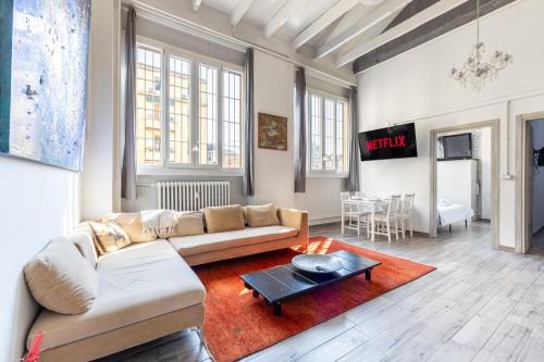 Large Loft Porta Romana with free Wi-Fi