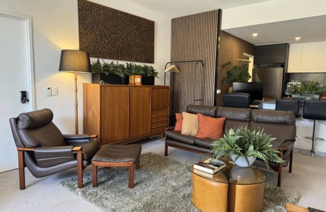 Large Midnight Studio 3, with MCM vibe, in the heart of town
