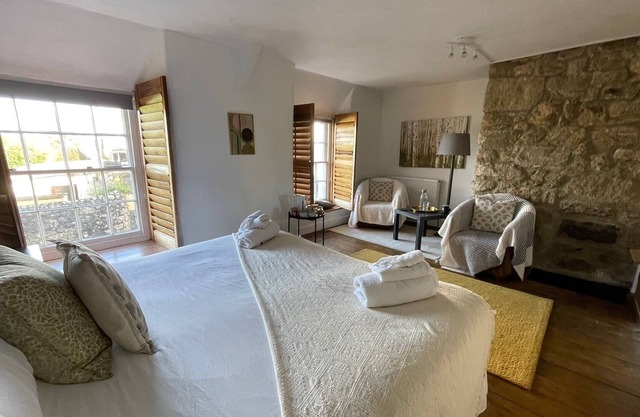 Large rustic ensuite room, charming Dartmoor stay