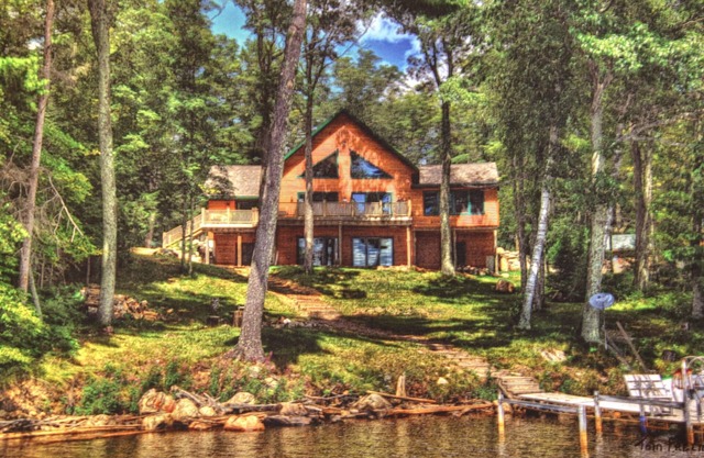 Large Turtle Flambeau Flowage House with game room, sauna, & great fishing.