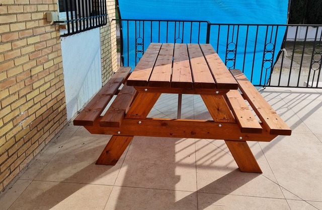 Large villa with swimming pool 10 min from Seville and Metro Condequinto +free parking