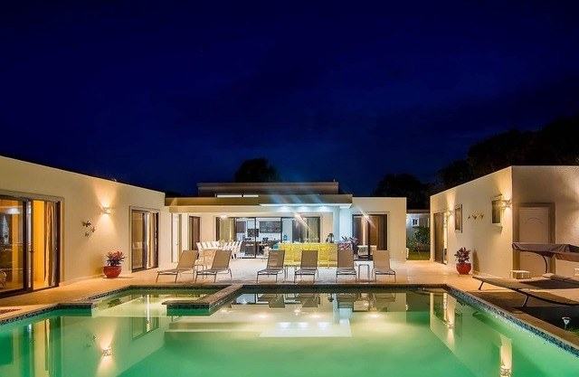 Large villa in family-friendy luxury residence with waterpark, fully equipped