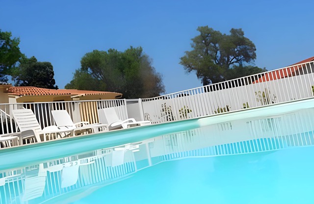 Large villa with swimming pool, near beaches and Porto-Vecchio minimum 6 nights