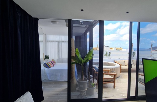 Las Palmas Beach Penthouse spa