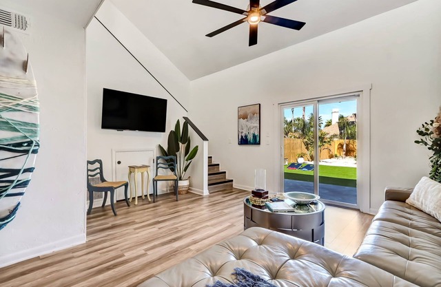Las Olas Cabana - Close to Beach & Restaurants