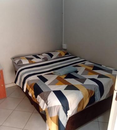 Las Palmas Day & Night Guest House