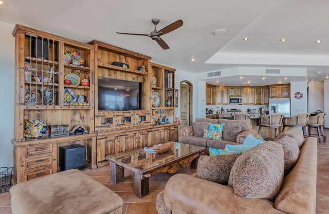 Las Palomas Luxury! 4 Bedroom Oceanfront w/Massive Wraparound Beach Balcony