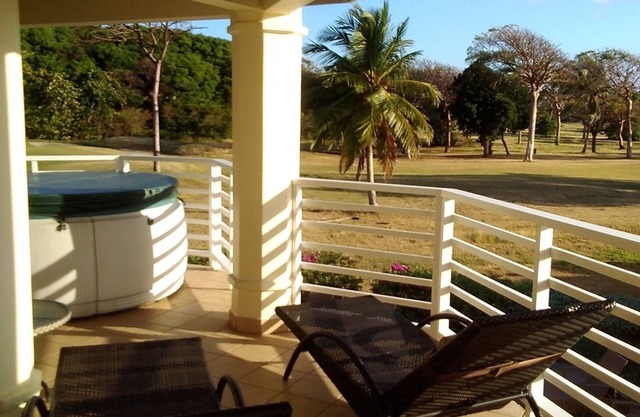 LAST MINUTE AVAILABILITY Villa with Jacuzzi by Sea on Championship Golf Course