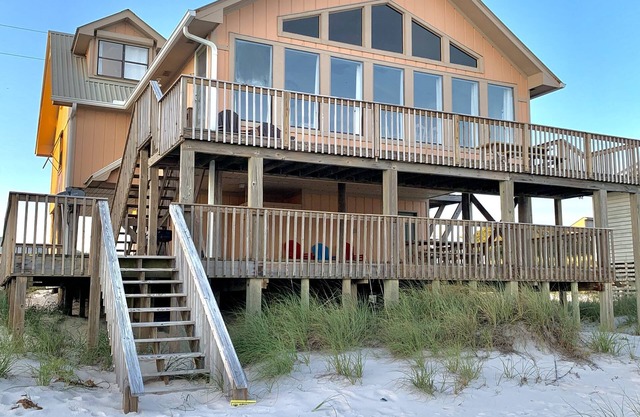 Last minute special -Aug 16-23! nGorgeous Views! 5BR directly on the beach!