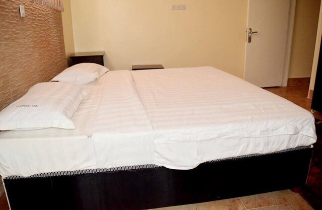 Latitude 1 suite one