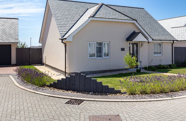 LAVENDER COTTAGE, family friendly, luxury holiday cottage in Pelynt