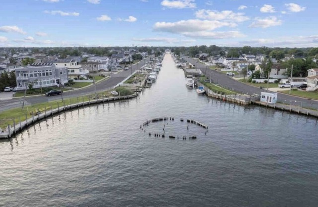 Laylas beach waterside private 3 bedroom entire home backyard access beach view