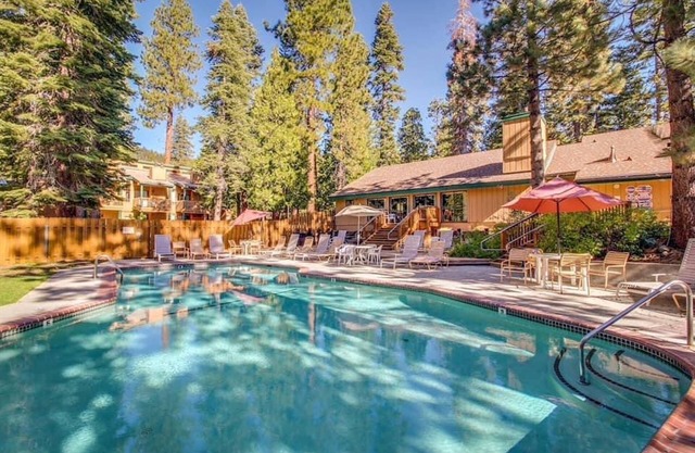 Lazy Bear YELLOW 5min From Kings Beach & Northstar Pool Spa Game Room