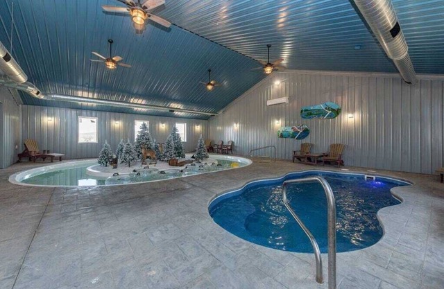 Lazy Creek - Deep Creek Lake - Indoor Lazy River