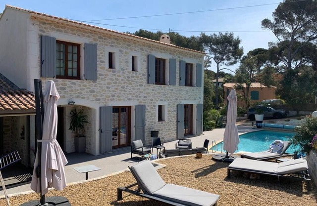 Le Bruscanou - SIX Fours LES Plages